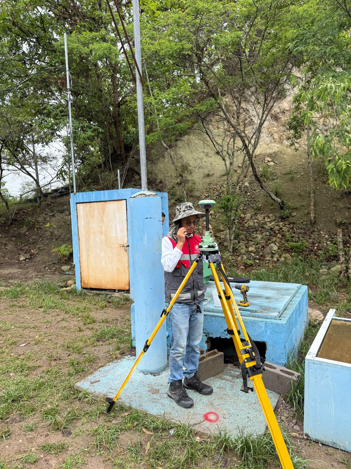 Levantamiento con estación total y receptor GNSS realizado por C&C